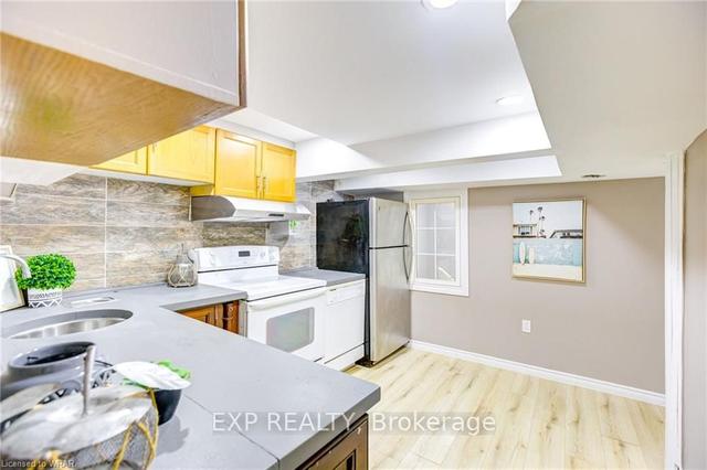 135 Queen St E, House detached with 5 bedrooms, 3 bathrooms and 3 parking in Cambridge ON | Image 25
