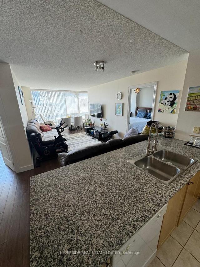 414 - 50 Disera Dr, Condo with 2 bedrooms, 2 bathrooms and 1 parking in Vaughan ON | Image 4