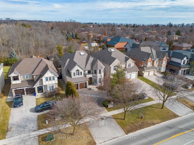 203 Burloak Dr, House detached with 4 bedrooms, 5 bathrooms and 8 parking in Oakville ON | Image 35