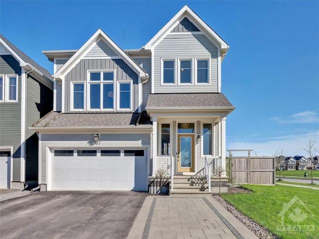 107 Cantle Cres, House detached with 4 bedrooms, 3 bathrooms and 4 parking in Ottawa ON | Image 1
