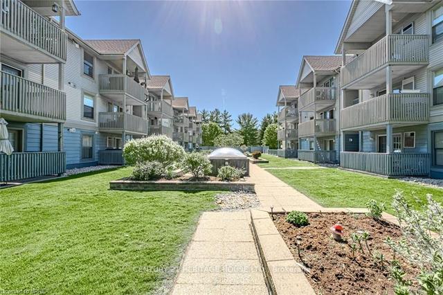 124 - 2010 Cleaver Ave, Condo with 2 bedrooms, 2 bathrooms and 2 parking in Burlington ON | Image 23