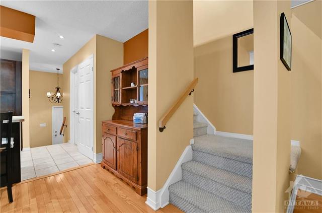 25 Sturbridge Private, Townhouse with 3 bedrooms, 2 bathrooms and 3 parking in Ottawa ON | Image 17