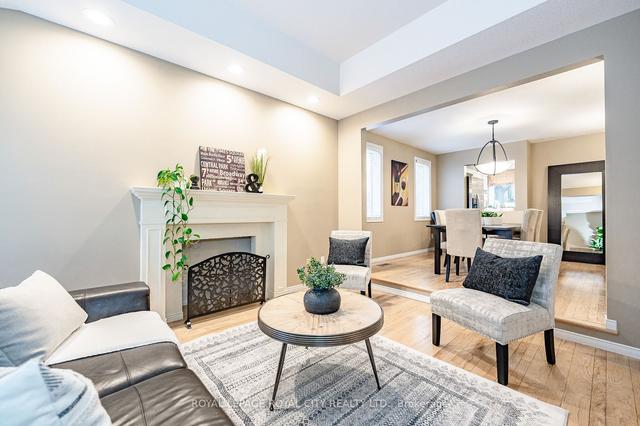 42 Peartree Cres, House detached with 3 bedrooms, 4 bathrooms and 6 parking in Guelph ON | Image 39