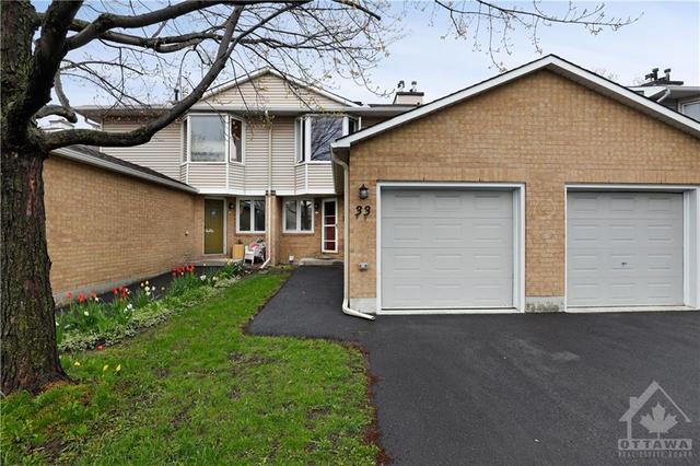 33 Forestlane Private, Townhouse with 3 bedrooms, 2 bathrooms and 2 parking in Ottawa ON | Image 1