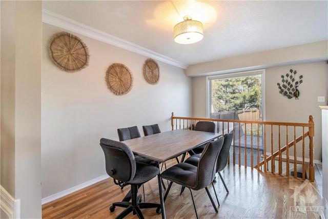 1553 Duplante Ave, Townhouse with 3 bedrooms, 2 bathrooms and 2 parking in Ottawa ON | Image 8