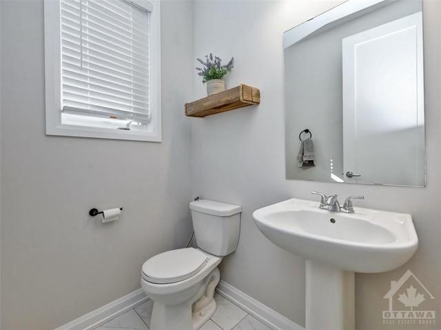 107 Cantle Cres, House detached with 4 bedrooms, 3 bathrooms and 4 parking in Ottawa ON | Image 17