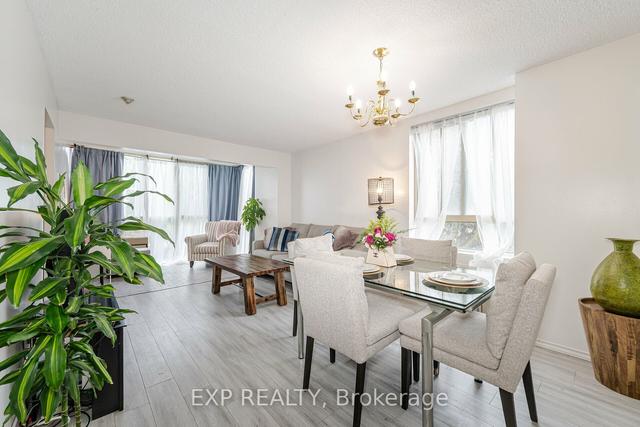 112 - 61 Markbrook Ln, Condo with 1 bedrooms, 2 bathrooms and 1 parking in Toronto ON | Image 2