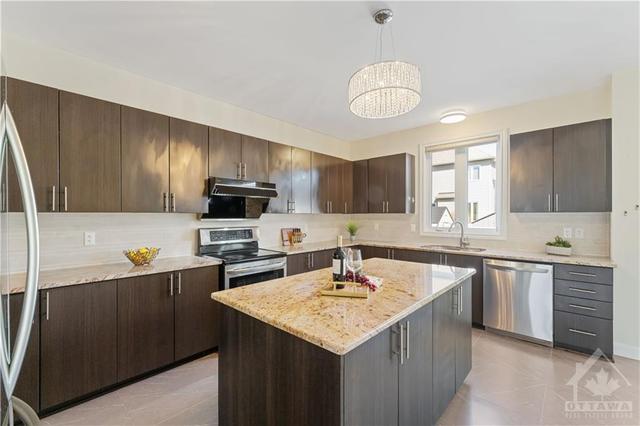 328 Mirabeau Terr, House detached with 5 bedrooms, 4 bathrooms and 6 parking in Ottawa ON | Image 12