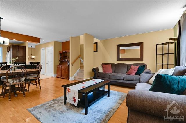 25 Sturbridge Private, Townhouse with 3 bedrooms, 2 bathrooms and 3 parking in Ottawa ON | Image 13