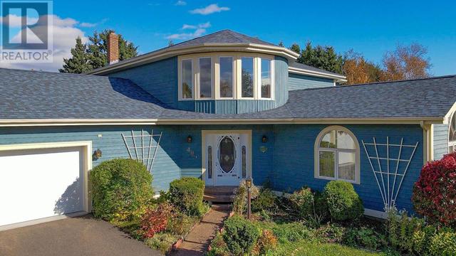 40 Lewis Crescent, House detached with 6 bedrooms, 3 bathrooms and null parking in Charlottetown PE | Image 2