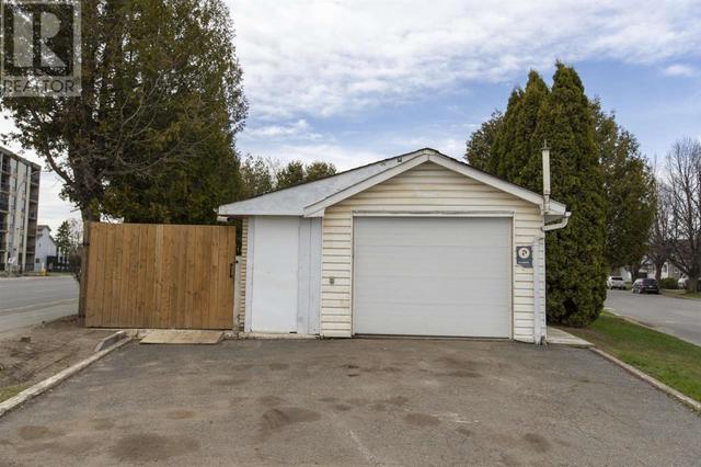916 Simpson St, House detached with 3 bedrooms, 0 bathrooms and null parking in Thunder Bay ON | Image 15
