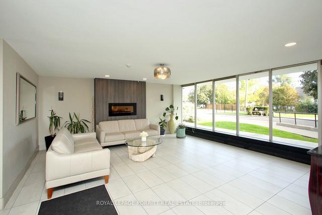 604 - 1100 Caven St, Condo with 2 bedrooms, 1 bathrooms and 1 parking in Mississauga ON | Image 13