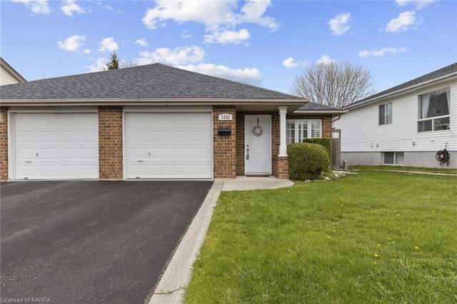 1052 Springfield Dr, House semidetached with 2 bedrooms, 1 bathrooms and 3 parking in Kingston ON | Image 1