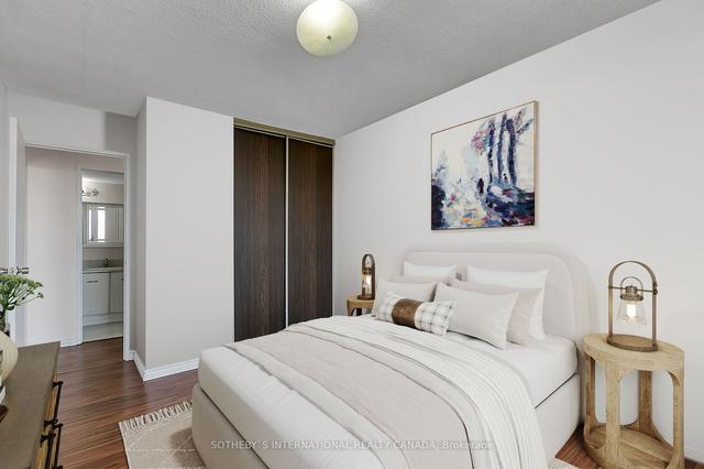 2204 - 50 Quebec Ave, Condo with 2 bedrooms, 2 bathrooms and 1 parking in Toronto ON | Image 17