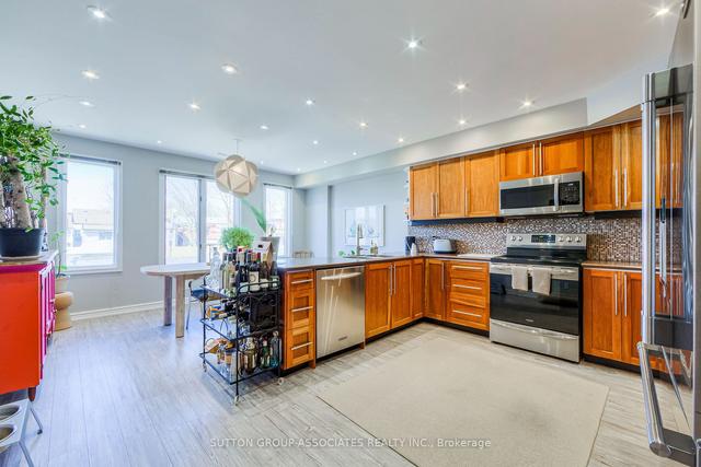 736 Crawford St, House detached with 4 bedrooms, 4 bathrooms and 2 parking in Toronto ON | Image 8
