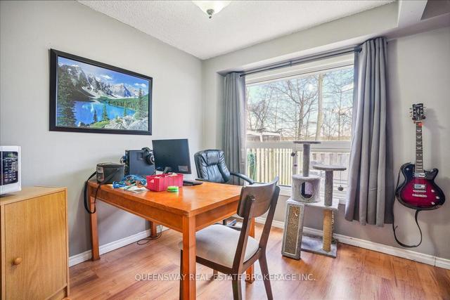 10 - 286 Cushman Rd, Townhouse with 3 bedrooms, 1 bathrooms and 2 parking in St. Catharines ON | Image 3