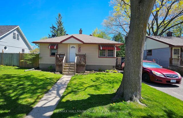 9 Newton St, House detached with 2 bedrooms, 2 bathrooms and 2 parking in Barrie ON | Image 1