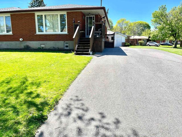 37 Allan Dr, House semidetached with 3 bedrooms, 2 bathrooms and 5 parking in St. Catharines ON | Image 12