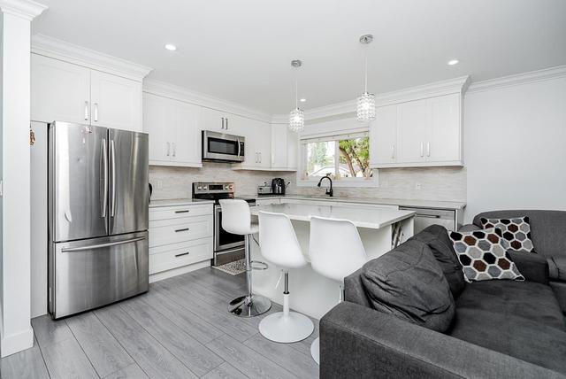 6056 195a Street, House detached with 5 bedrooms, 3 bathrooms and 5 parking in Surrey BC | Image 10
