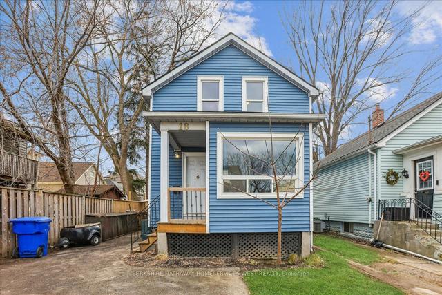 18 Linwood St, House detached with 3 bedrooms, 3 bathrooms and 3 parking in St. Catharines ON | Image 1
