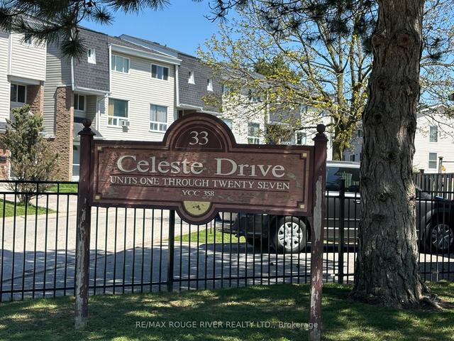 19 - 33 Celeste Dr, Townhouse with 3 bedrooms, 2 bathrooms and 2 parking in Toronto ON | Image 2