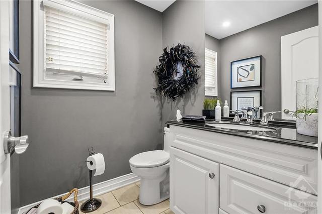 6182 Oak Meadows Dr, Townhouse with 3 bedrooms, 3 bathrooms and 2 parking in Ottawa ON | Image 5
