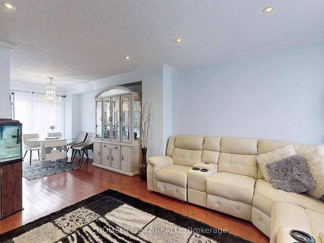 3 - 740 Kennedy Rd, House attached with 2 bedrooms, 2 bathrooms and 1 parking in Toronto ON | Image 3