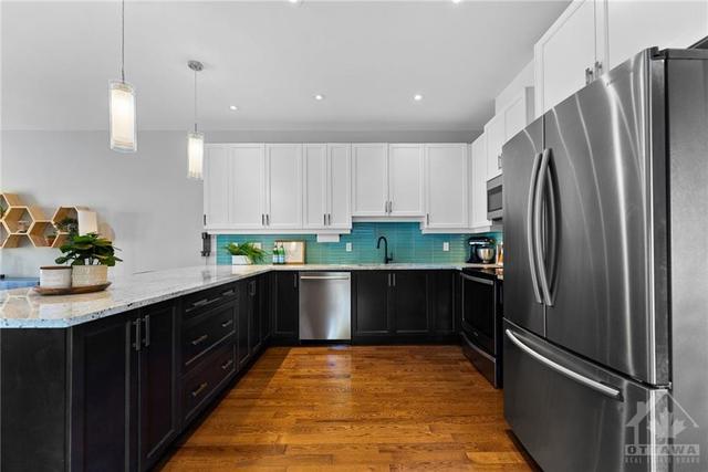 1140 Shillington Ave, Home with 4 bedrooms, 4 bathrooms and 3 parking in Ottawa ON | Image 9