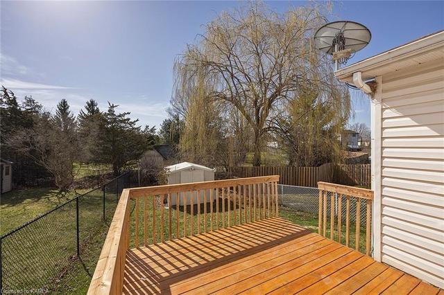1256 Brackenwood Crescent, House semidetached with 3 bedrooms, 2 bathrooms and 3 parking in Kingston ON | Image 33