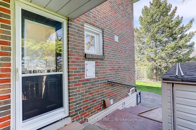 54 Carondale Cres, House attached with 3 bedrooms, 2 bathrooms and 3 parking in Toronto ON | Image 27