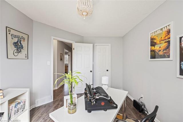 1256 Brackenwood Crescent, House semidetached with 3 bedrooms, 2 bathrooms and 3 parking in Kingston ON | Image 24
