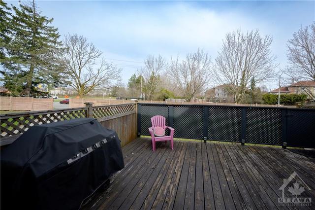 470 Valade Cres, Townhouse with 3 bedrooms, 2 bathrooms and 2 parking in Ottawa ON | Image 24