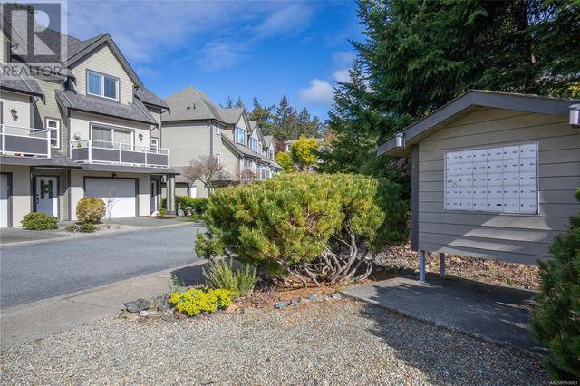 3389 Mariposa Dr, House attached with 3 bedrooms, 3 bathrooms and 2 parking in Nanaimo BC | Image 30