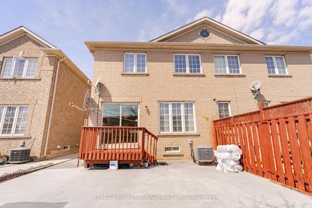 15 Kintyre St, House semidetached with 4 bedrooms, 4 bathrooms and 4 parking in Brampton ON | Image 33