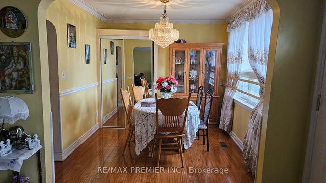 2567 Kingston Rd S, House detached with 3 bedrooms, 2 bathrooms and 4 parking in Toronto ON | Image 14