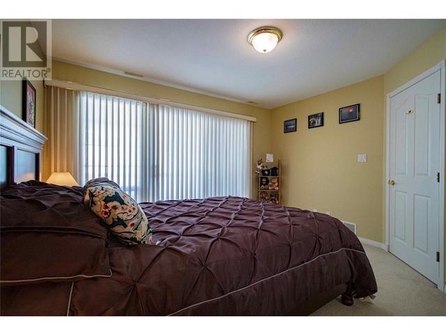 240 - 805 Comox Street, House attached with 2 bedrooms, 2 bathrooms and 2 parking in Penticton BC | Image 28