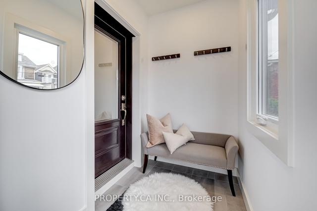 514 Pape Ave, House detached with 3 bedrooms, 5 bathrooms and 2 parking in Toronto ON | Image 6