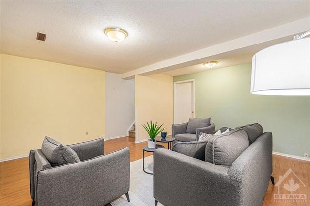 1724 Rodin Way, Townhouse with 3 bedrooms, 2 bathrooms and 1 parking in Ottawa ON | Image 23