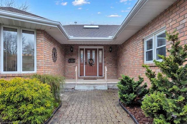 46 Alexander Avenue, House detached with 2 bedrooms, 3 bathrooms and 6 parking in Tillsonburg ON | Image 12