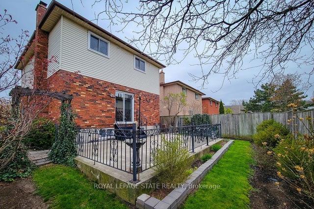 7 Vision Pl, House detached with 3 bedrooms, 2 bathrooms and 5 parking in Hamilton ON | Image 36