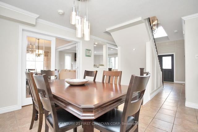 1233 Smithson Crt, House detached with 3 bedrooms, 3 bathrooms and 6 parking in London ON | Image 3