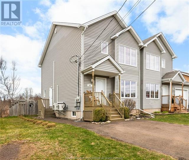 201 Bedard St, House semidetached with 3 bedrooms, 1 bathrooms and null parking in Dieppe NB | Image 2