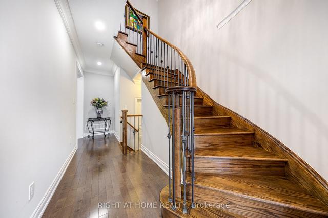 31 Goldthread Terr, House semidetached with 4 bedrooms, 4 bathrooms and 3 parking in Toronto ON | Image 8
