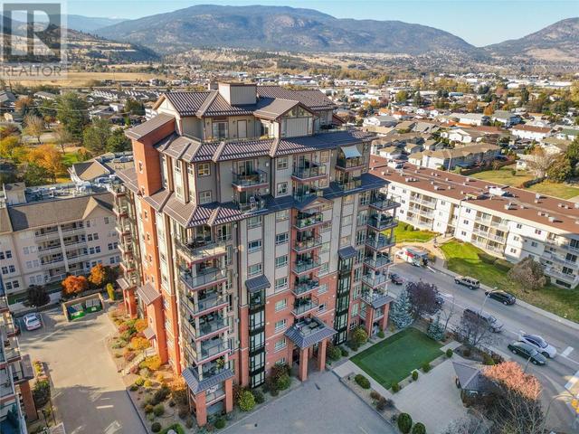 1001 - 2113 Atkinson Street, Condo with 2 bedrooms, 2 bathrooms and 1 parking in Penticton BC | Image 1
