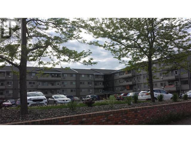 3700 - 28a Street Unit# 307, Condo with 2 bedrooms, 1 bathrooms and 1 parking in Vernon BC | Image 3