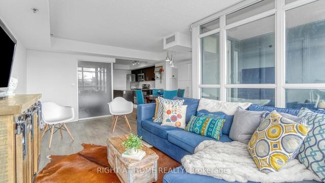 207 - 11 Superior Ave, Condo with 1 bedrooms, 1 bathrooms and 1 parking in Toronto ON | Image 13