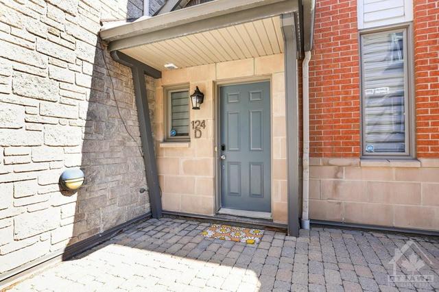 d - 124 Guigues Avenue, Townhouse with 2 bedrooms, 3 bathrooms and 1 parking in Ottawa ON | Image 4