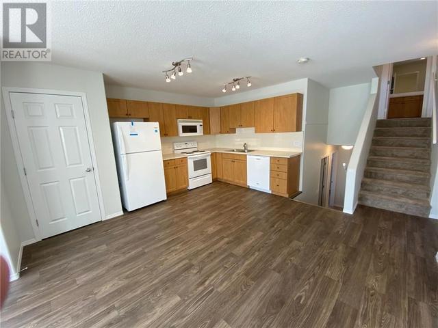 4912 54 Avenue, House semidetached with 3 bedrooms, 2 bathrooms and 2 parking in Olds AB | Image 5
