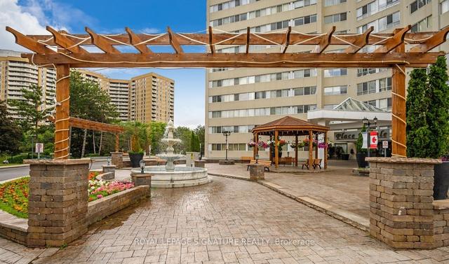 1510 - 3695 Kaneff Cres, Condo with 1 bedrooms, 1 bathrooms and 1 parking in Mississauga ON | Image 4