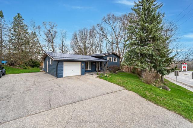 18 Townline, House detached with 3 bedrooms, 2 bathrooms and 4 parking in Orangeville ON | Image 23